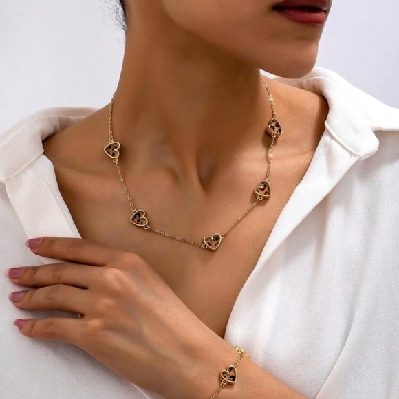 Gold Heart Jewelry Set - Picture 3 of 4